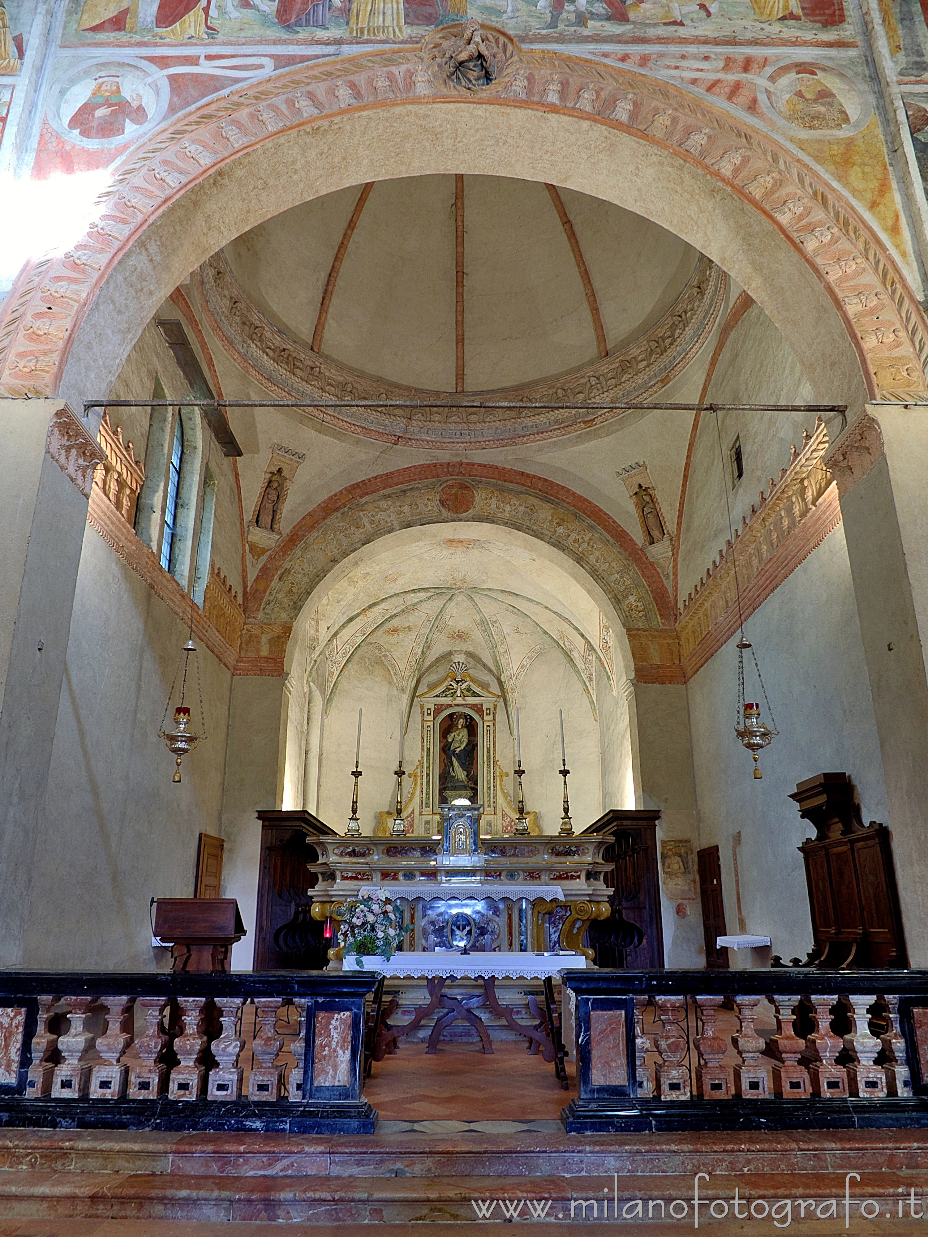 Castelleone (Cremona, Italy) - Presbytery and choir of the Church of St. Mary in Bressanoro - Full resolution picture